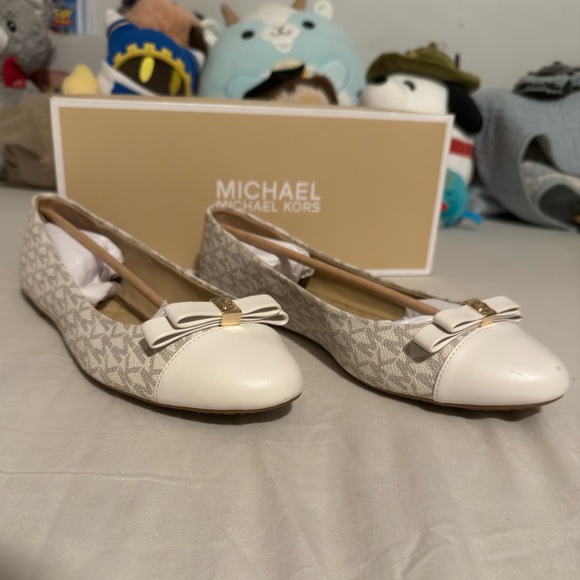 Michael Kors - Andrea Ballet Flat - Vanilla - Size 11 - Picture 2 of 9